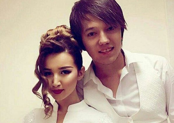 Dimash Kudaibergen Et Sa Copine